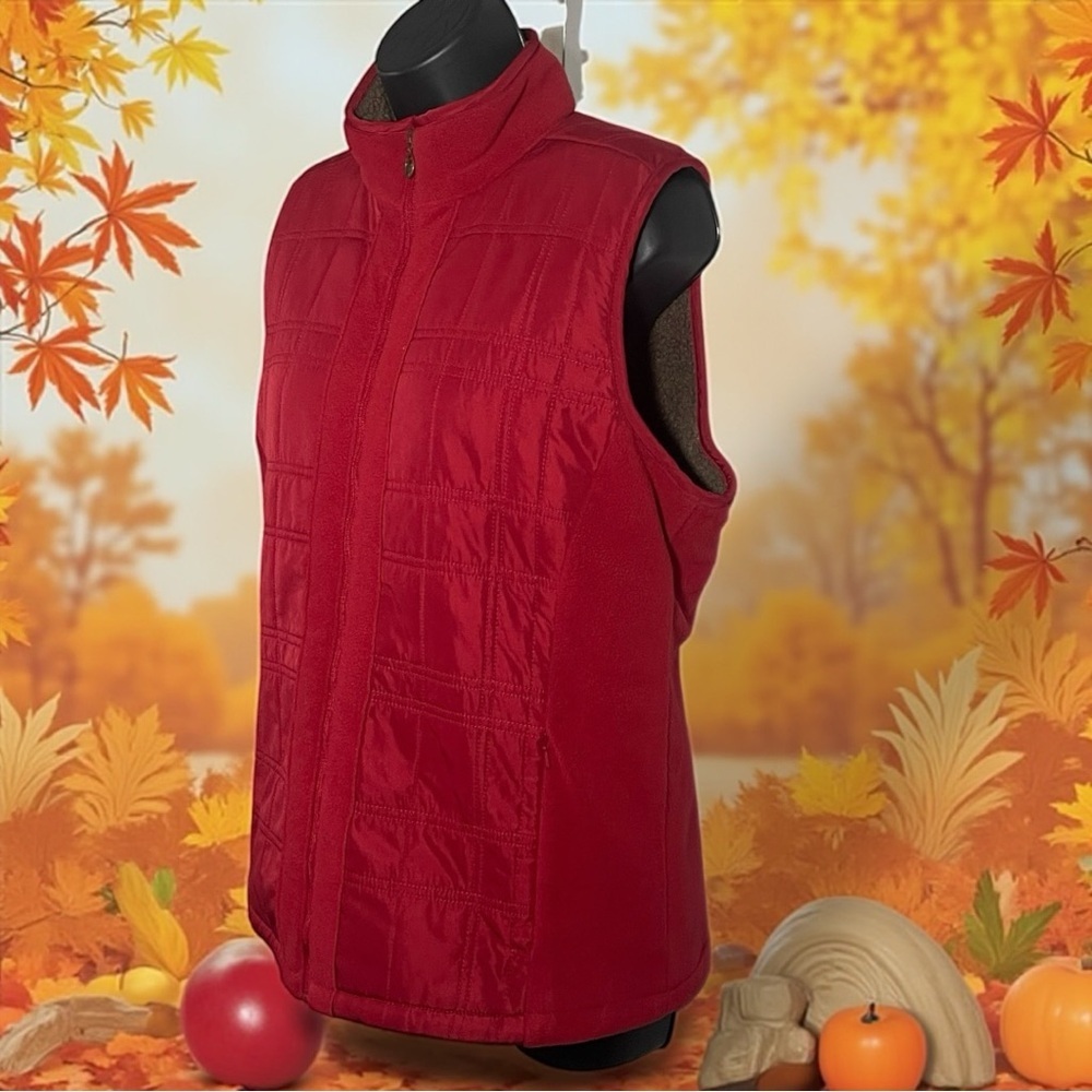 Columbia Red Quilted Sherpa Lined Vest Size Medium - Picture 2 of 15